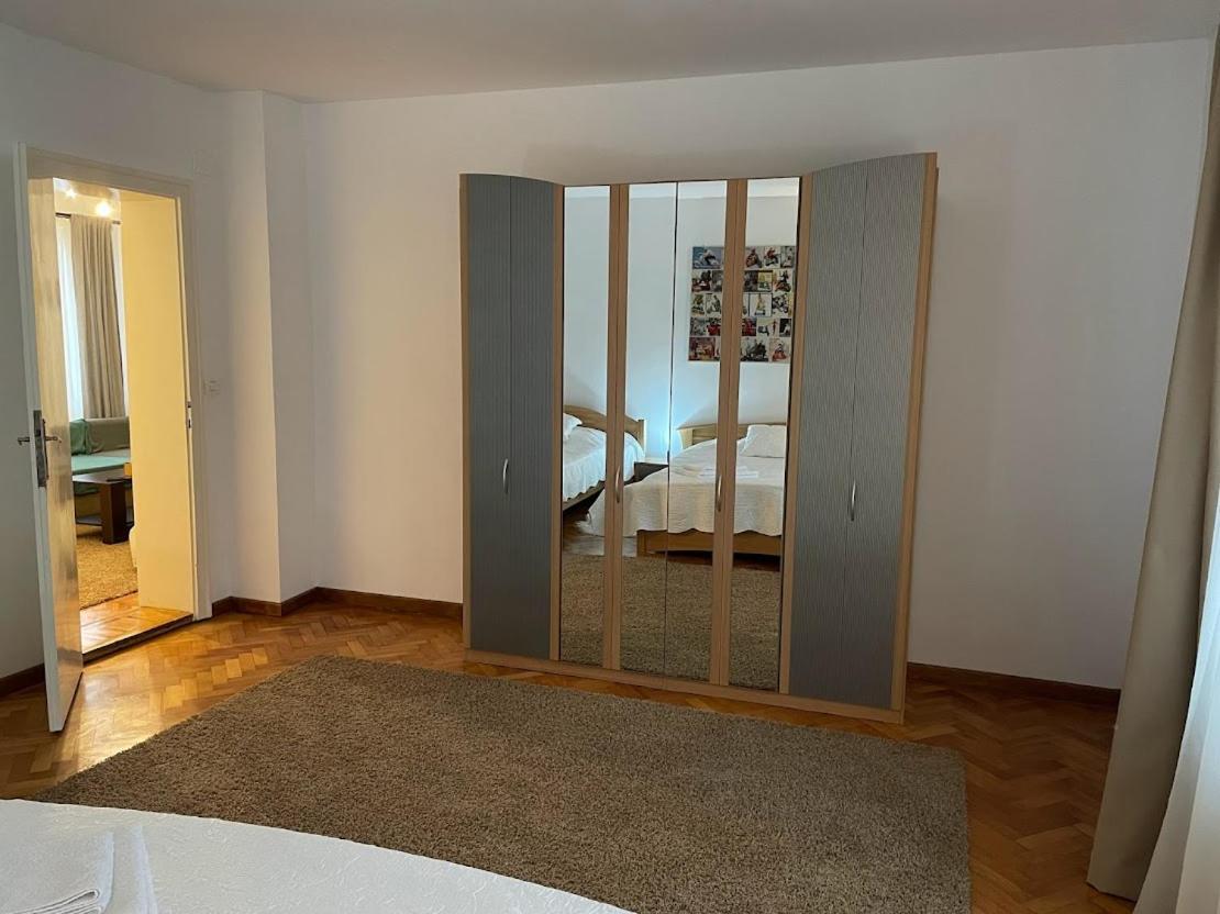 Crisan 40 Casa Muntean 100Mp 3Camere 3Paturi 1 Canapea 2 Dormitoare Parcare Timişoara Buitenkant foto