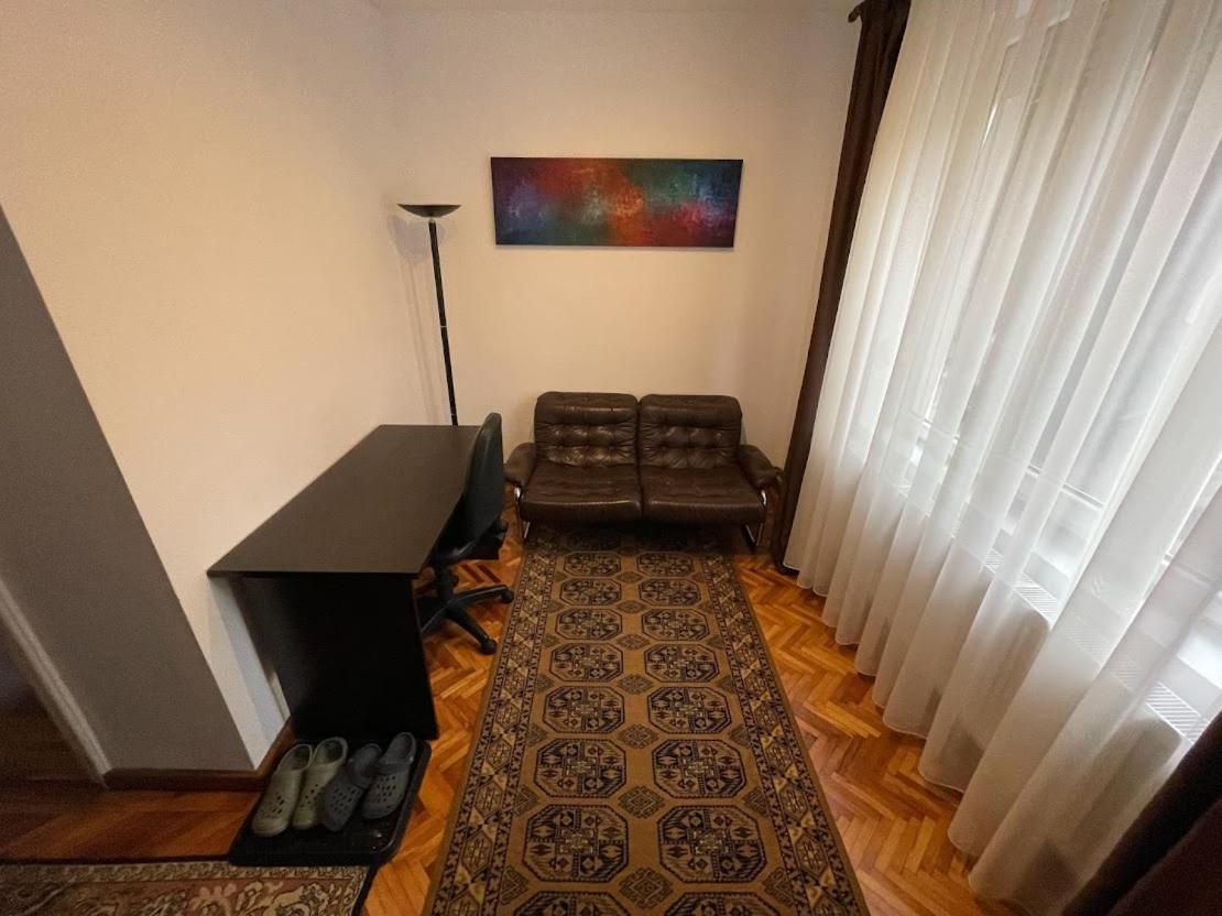 Crisan 40 Casa Muntean 100Mp 3Camere 3Paturi 1 Canapea 2 Dormitoare Parcare Timişoara Buitenkant foto