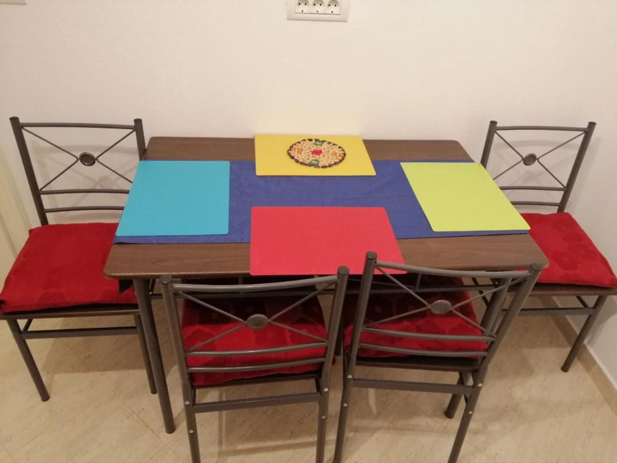 Crisan 40 Casa Muntean 100Mp 3Camere 3Paturi 1 Canapea 2 Dormitoare Parcare Timişoara Buitenkant foto